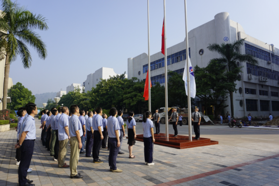 升国旗，唱国歌，送祝福，共祝新中国成立七十周年